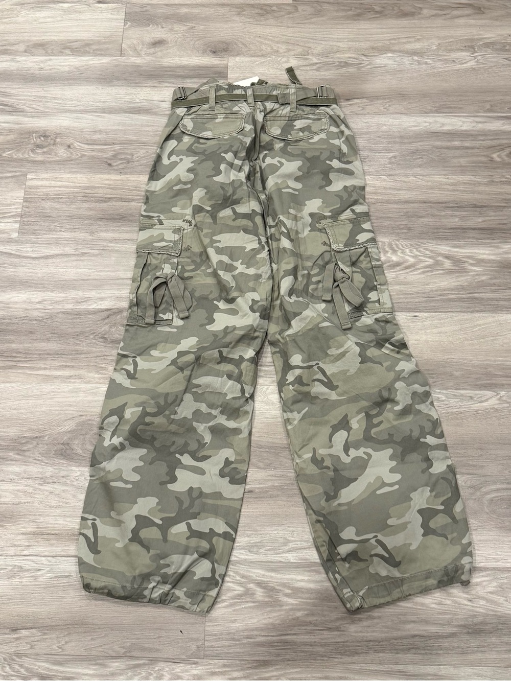Abercrombie & Fitch Women's Camo Cargo Pants - Olive/Tan - Picture 3 of 3